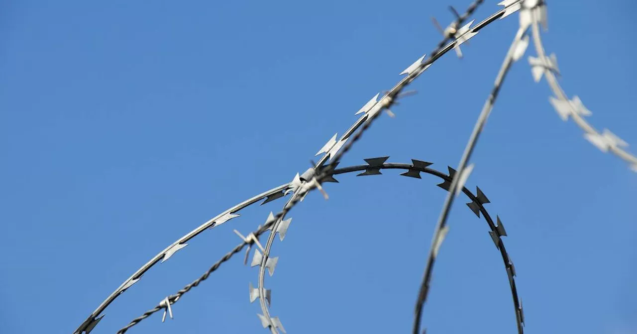 Razor wire installed around Toronto military facility sparks concerns among locals