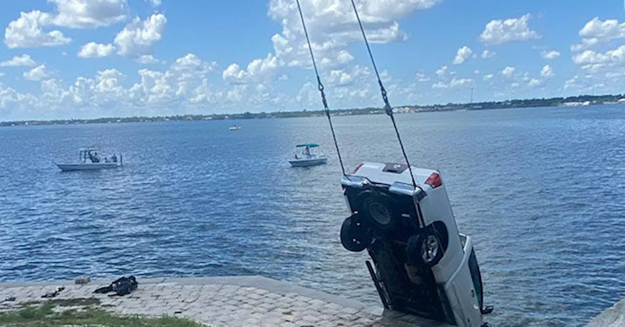 Florida Good Samaritans Save Drowning Man Stuck in Sinking Truck