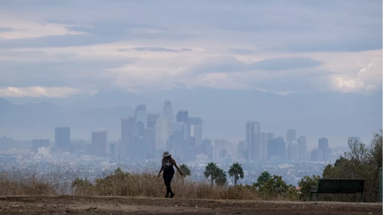 Earthquake rattles the Los Angeles area