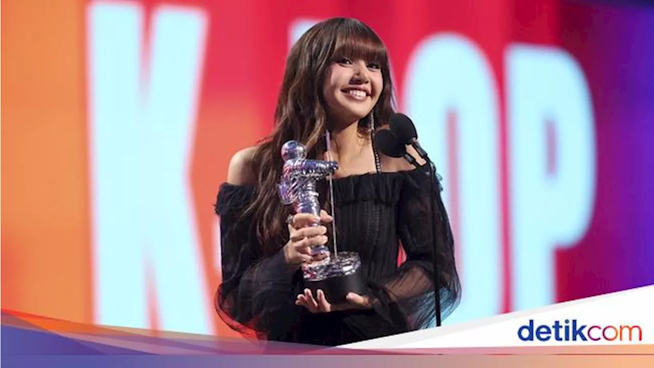 Senyum Semringah Lisa Menang Best K-pop MTV VMA 2024