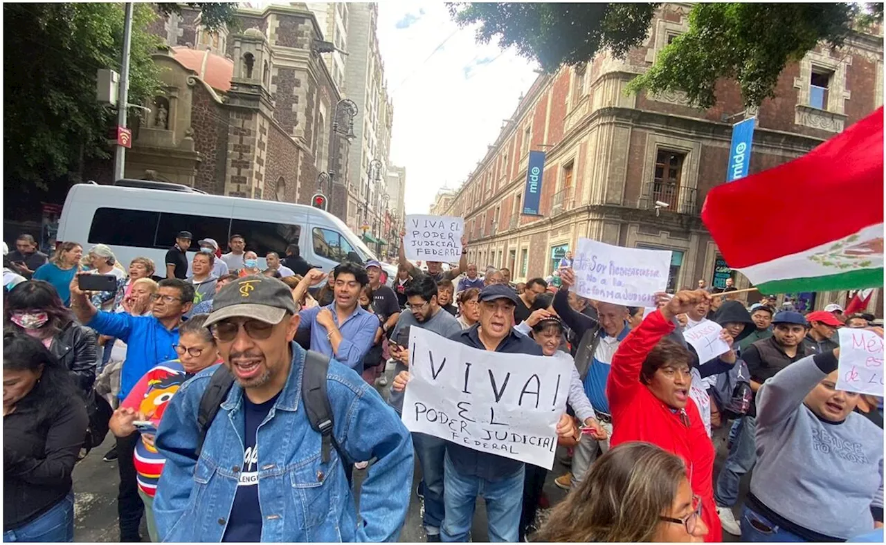 Manifestantes protestan en el Congreso de la CDMX; exigen un alto a la reforma del Poder Judicial