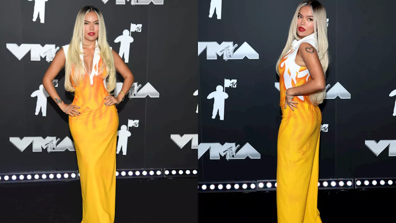 Karol G aparece como todo un ‘fuego’ en la alfombra roja de los VMAs 2024