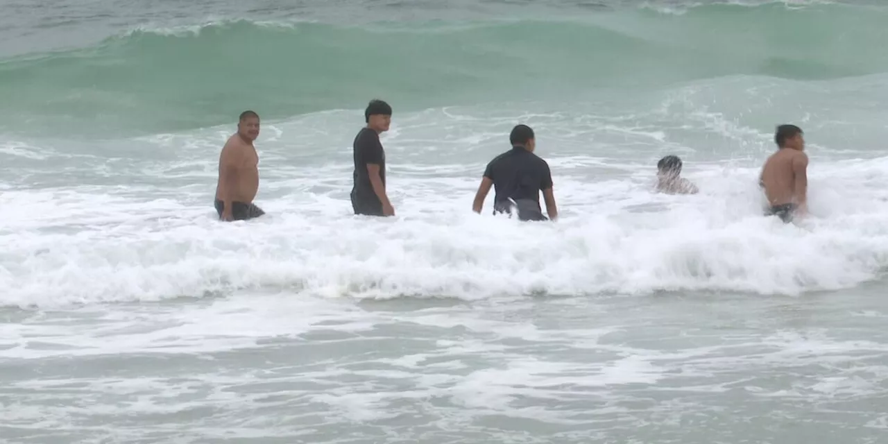 Pensacola Beach feels outer bands of Francine