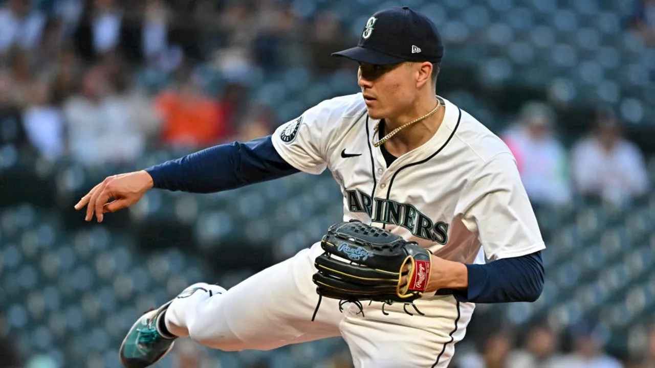 Bryan Woo carries a perfect game 7th as the Seattle Mariners top the Padres 5-2