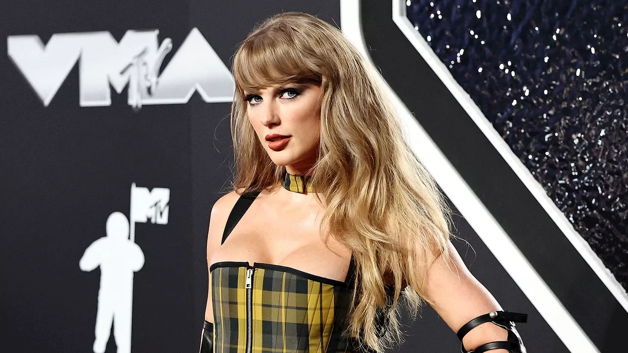 Taylor Swift Wins Fifth Video of the Year VMA While Travis Kelce Cheers From Home