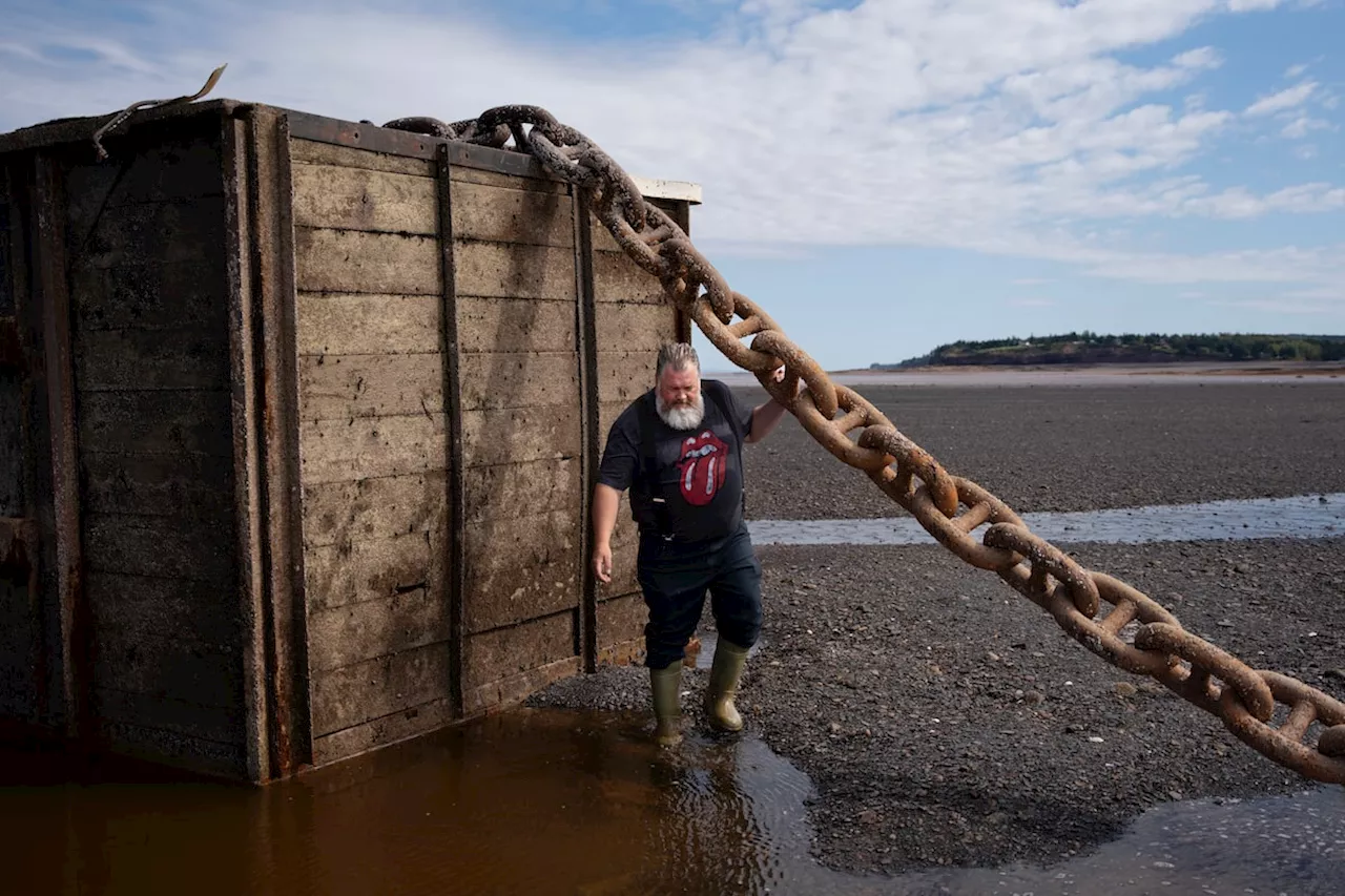 Nova Scotia village wants huge, abandoned moorings moved from fishing area