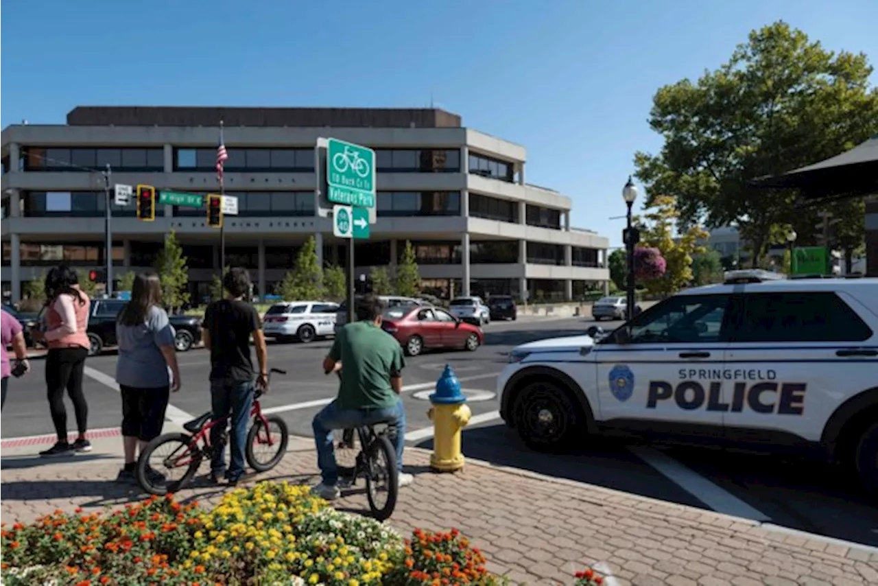 Stadhuis van stadje in Ohio waar migranten volgens Trump huisdieren opeten, ontruimd na bommelding