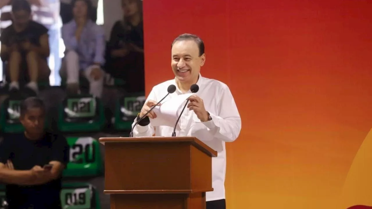 Alfonso Durazo beneficia a 3 mil 500 estudiantes con becas e internet gratuito