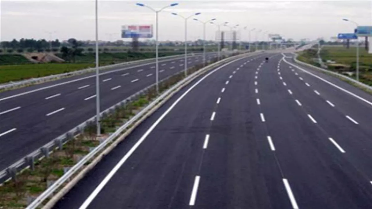 Purvanchal Expressway: पूर्वांचल एक्सप्रेसवे से जुड़ेगा कुशीनगर, घट जाएगी वाराणसी की दूरी