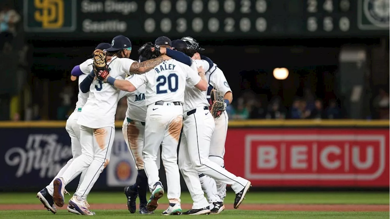 Bryan Woo carries a perfect game into the 7th inning as the Mariners top the Padres 5-2