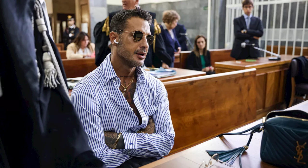 Fabrizio Corona, show in tribunale a Milano: «Donne disposte a pagare 40mila euro per sesso con me»