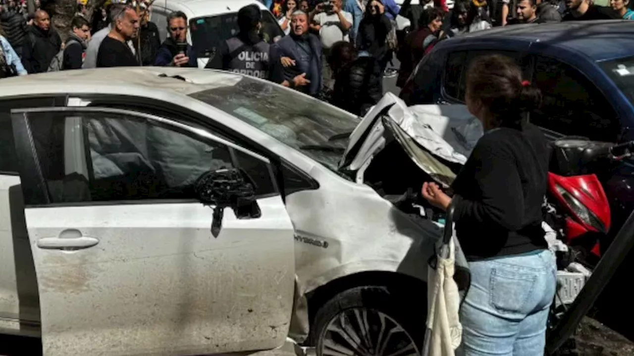 Córdoba: atropelló a 35 personas en la vereda tras perder el control del auto