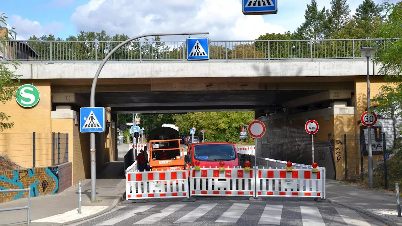 Brücke an S-Bahnhof wegen Schäden gesperrt – Autofahrer planlos