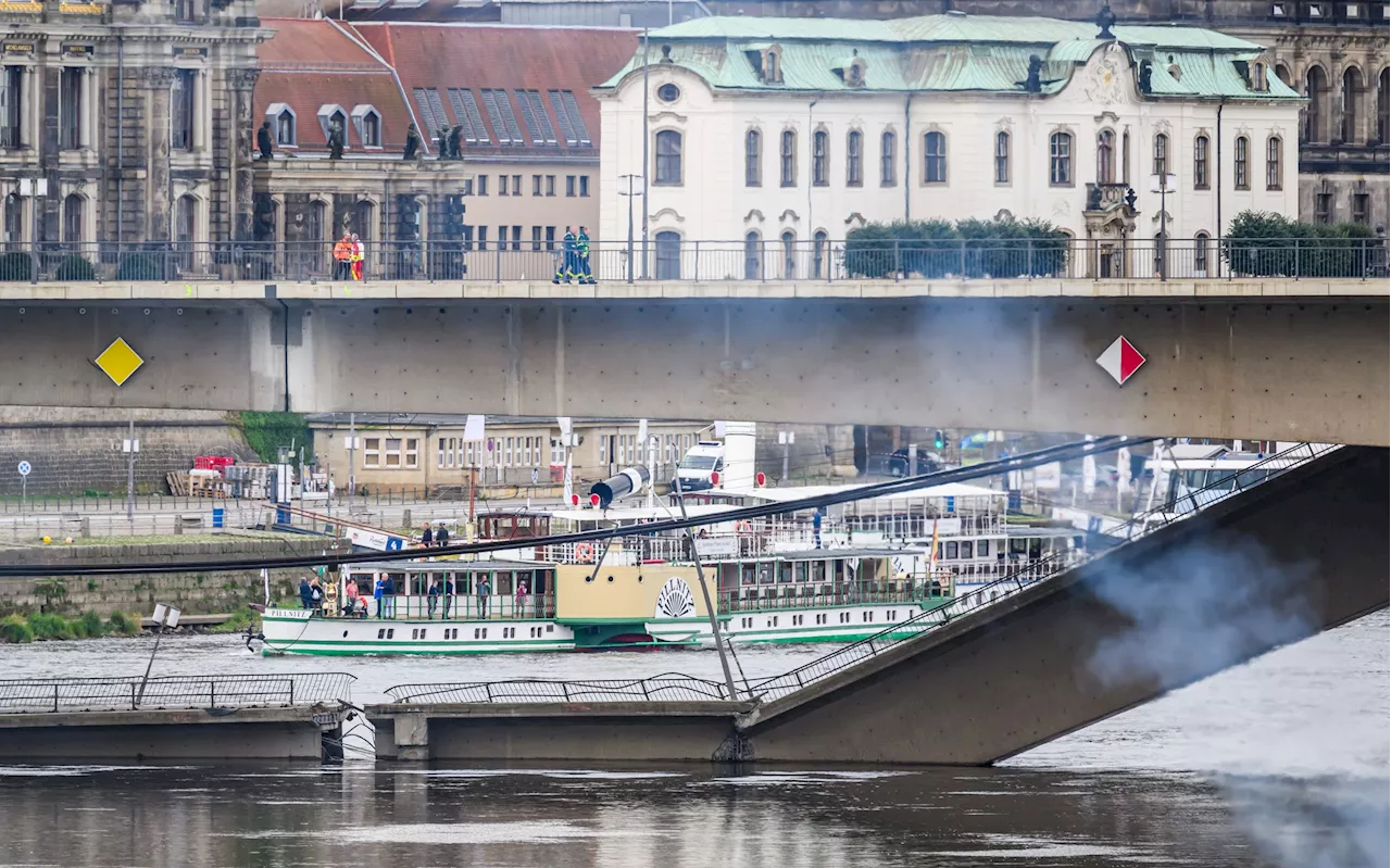 Arbeiten nach Brückeneinsturz - Elbe-Hochwasser droht