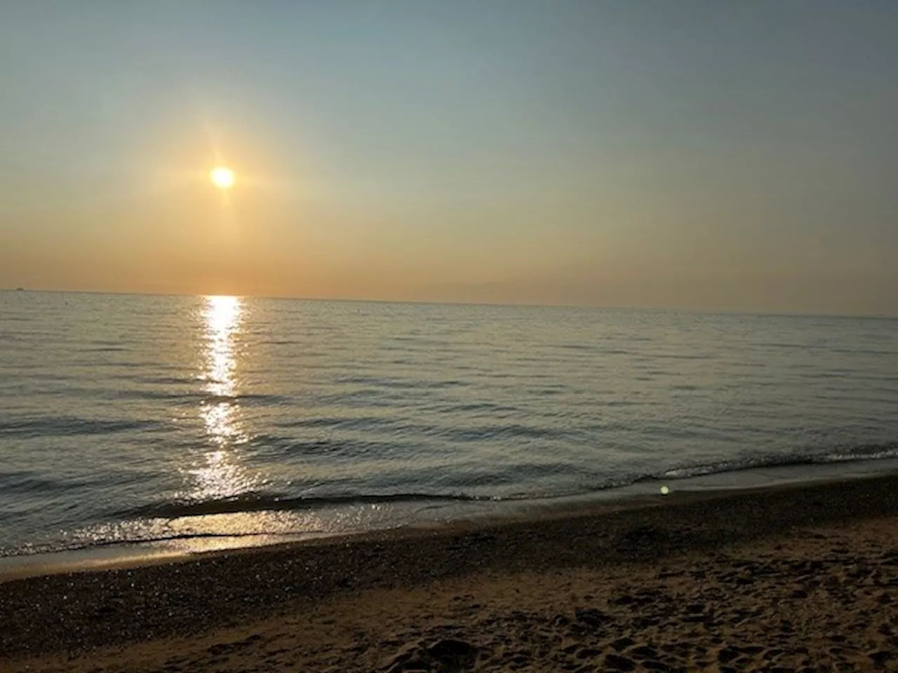 Chicago weather: Haze from wildfire smoke continues, along with warm, dry conditions