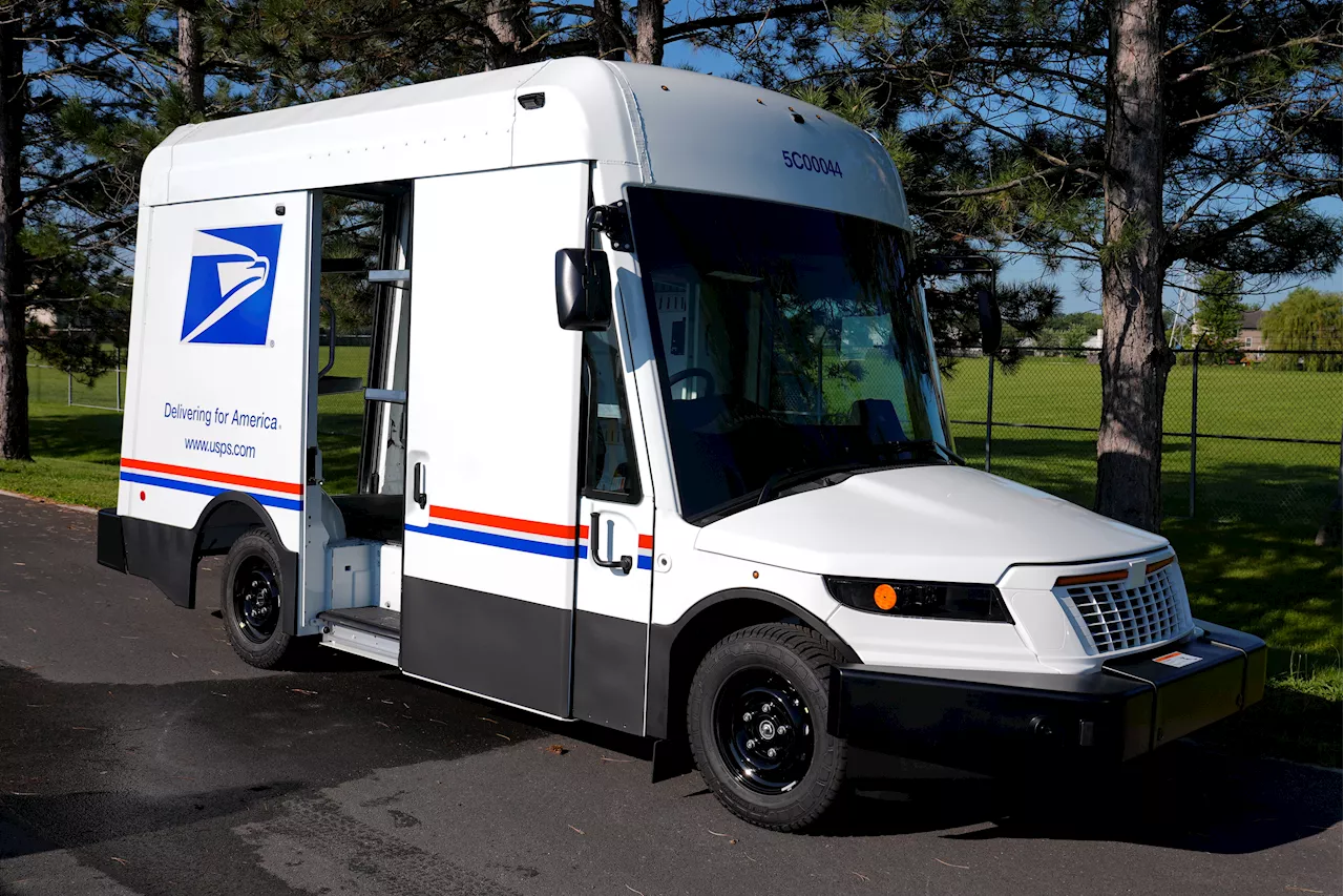 USPS' long-awaited new mail truck makes its debut to rave reviews from carriers