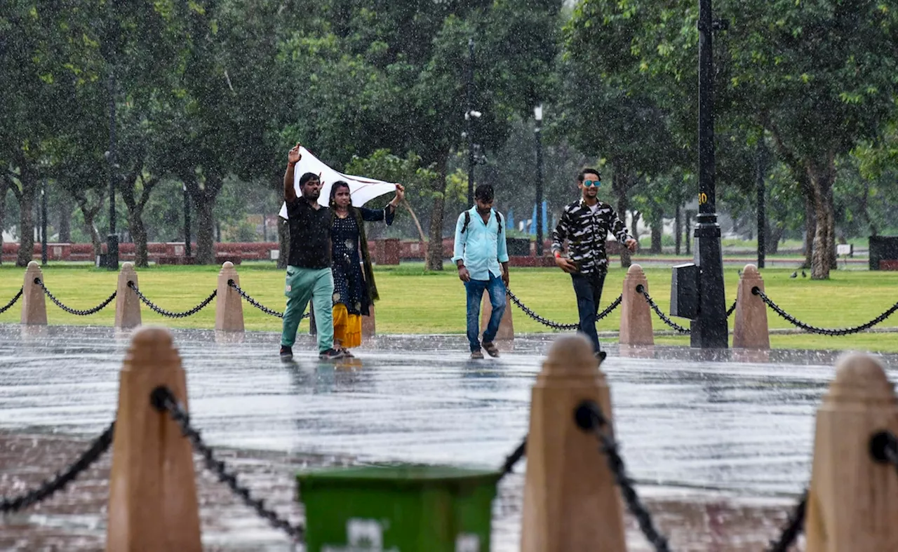 दिल्ली-NCR में रात से बारिश, उत्तराखंड में आज और कल रेड अलर्ट, जानें मौसम का पूरा हाल