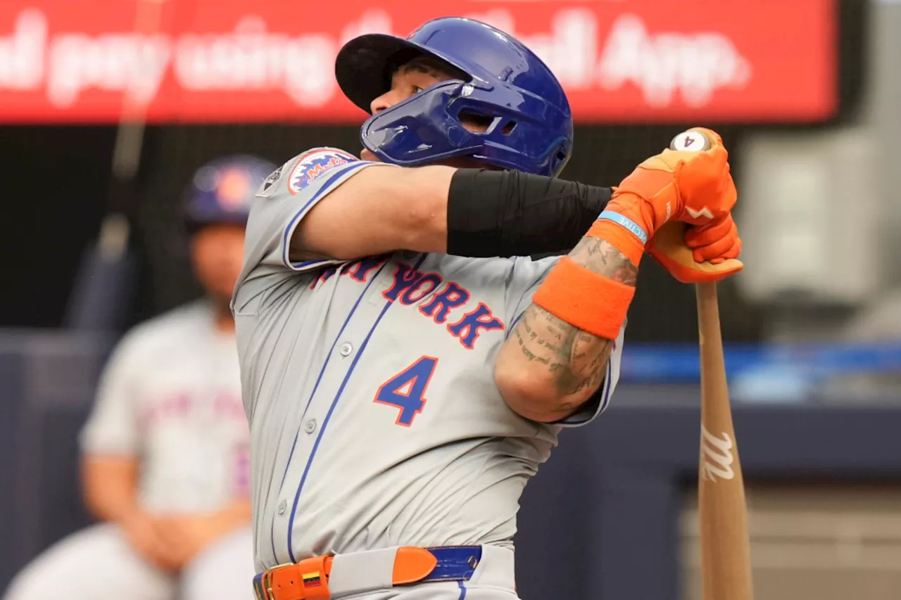 Francisco Alvarez gets respite with big homer in ninth in Mets' win