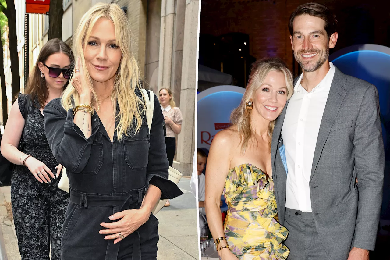 Jennie Garth reveals 'failing' IVF treatments led to her and husband Dave Abrams' brief split