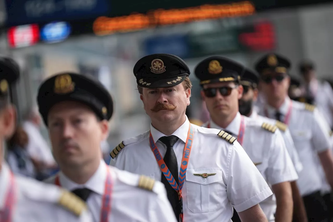 Canada's largest airline on brink of strike as talks fail