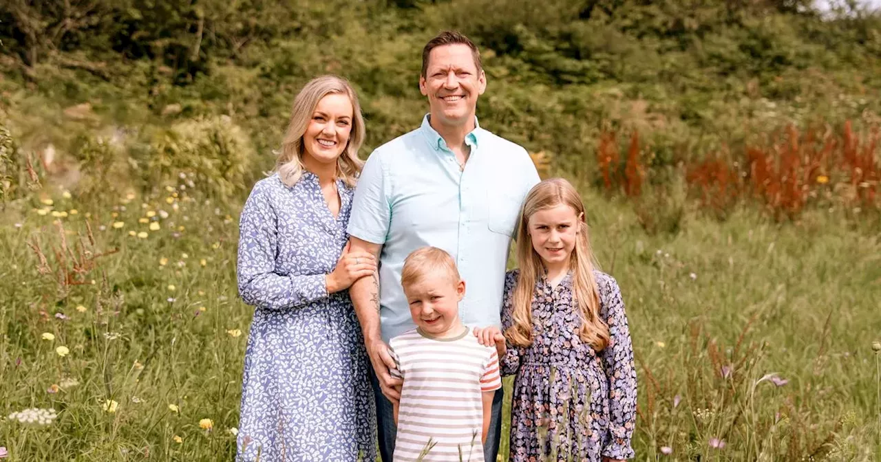 Country singer Robert Mizzell on becoming a grandfather while still having young children