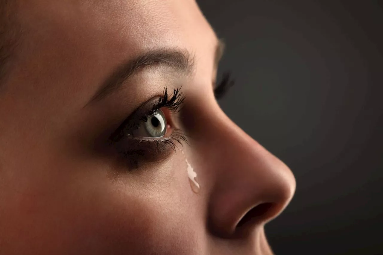 QuickCheck: Are there different meanings to tears that fall from our right and left eyes?