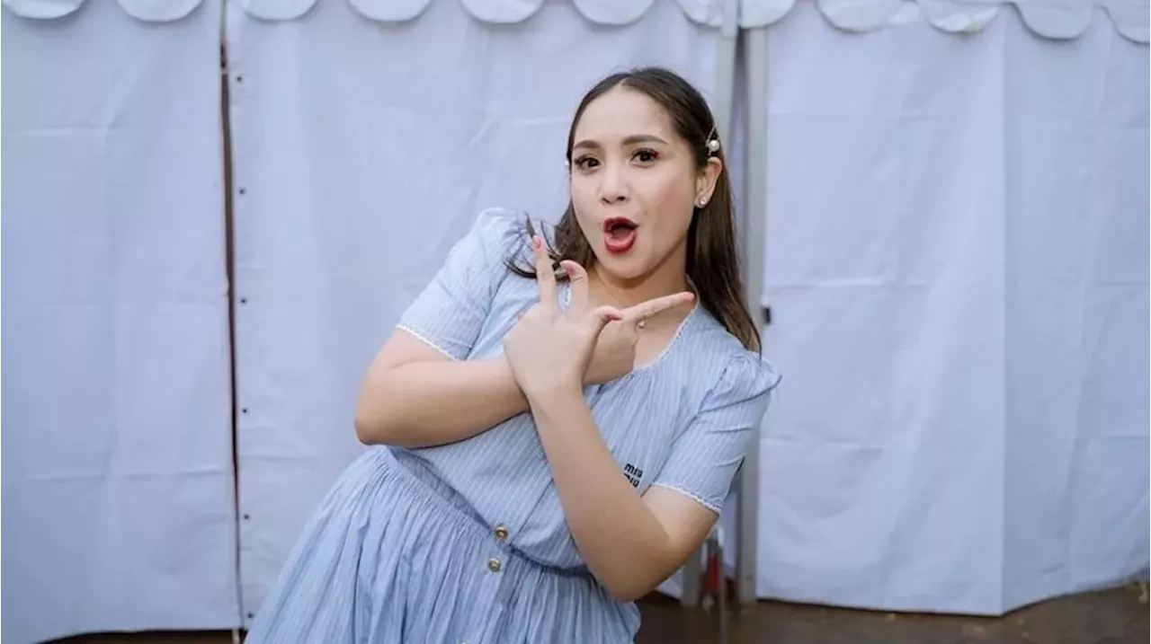 Nagita Slavina Bikin Heboh Bagi-Bagi Gelang Berlian buat Bestie, Harganya Gak Selucu Ukurannya