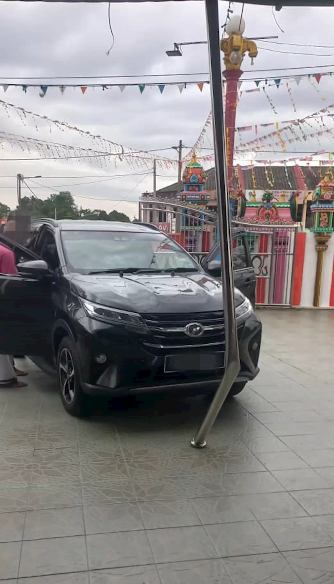 Kereta terbabas masuk kuil bukan disebabkan pemandu mabuk