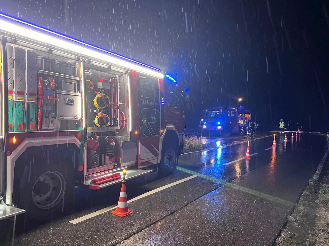 Feuerwehren Niederstaufen und Hohenweiler proben Ernstfall im Grenzgebiet