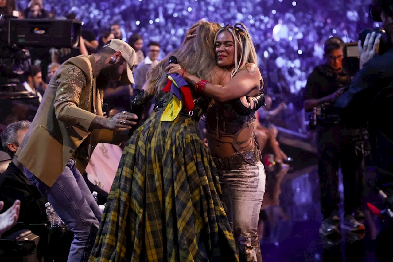 Video: Karol G puso a bailar a Taylor Swift y a Post Malone en los MTV Video Music Awards