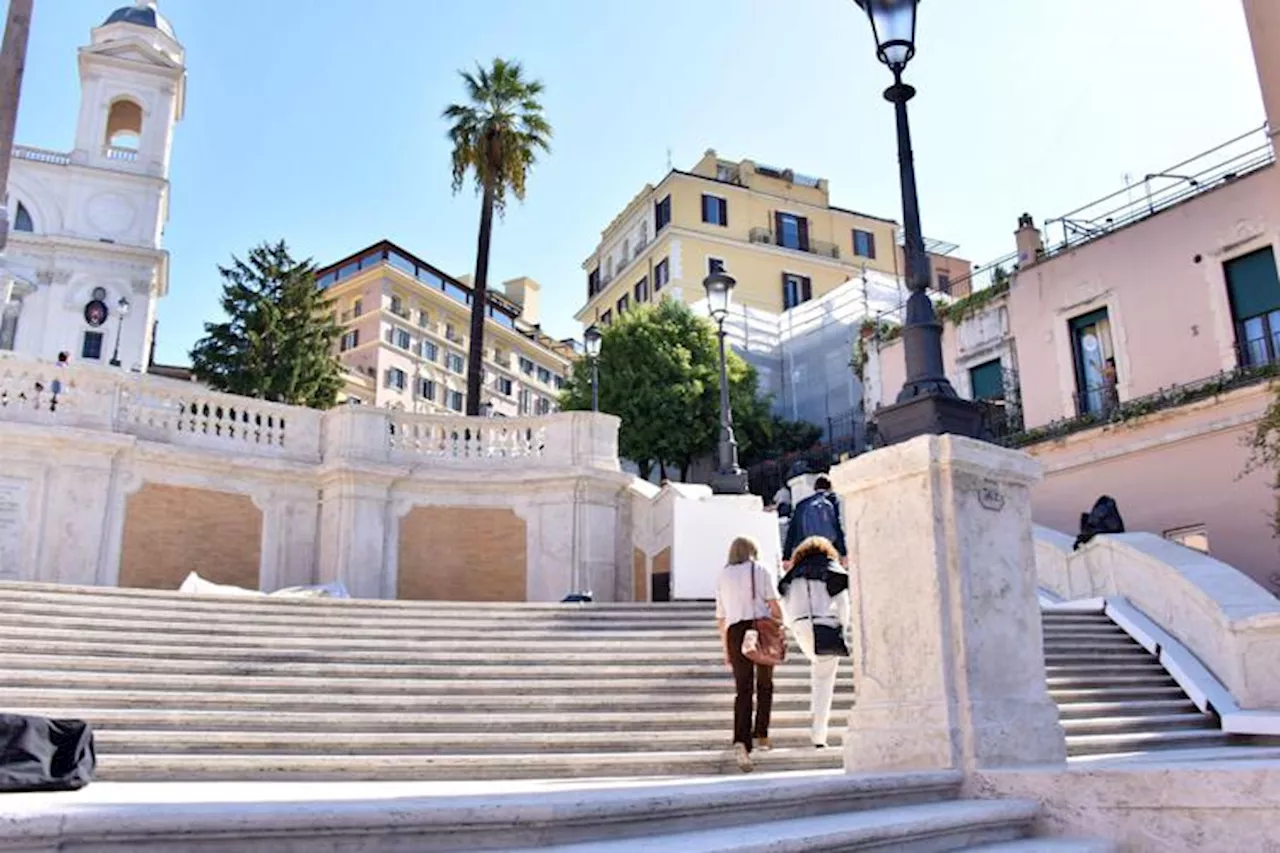 Trinità dei Monti, Roma respinge l'attacco di Parigi: la risposta alla Francia