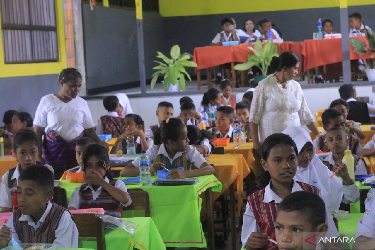 Kemendikbudristek simulasikan makan sehat pangan lokal di Alor NTT