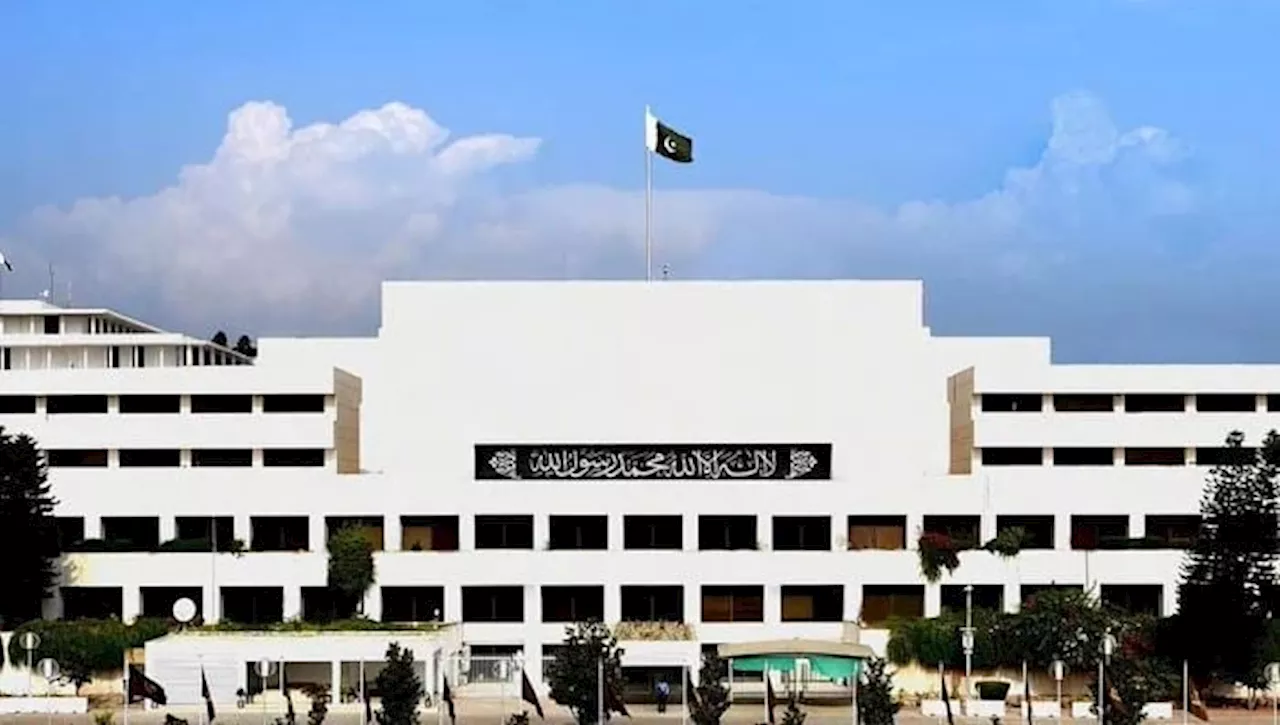 New judicial reforms: Govt is confident to pass constitutional amendment in NA tomorrow