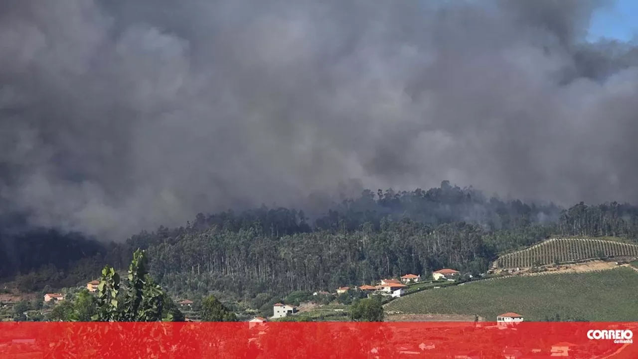 Incêndio lavra em Vila Nova da Lixa e Borba de Godim em Felgueiras