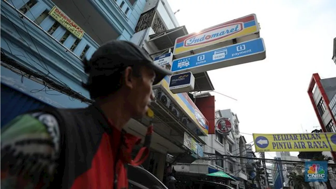 Kursi Besi Jadi Tempat Healing, Ini Pemilik Semua Indomaret di RI