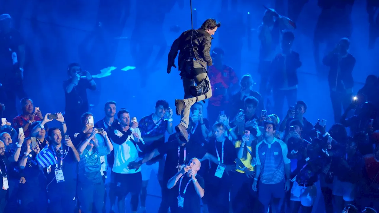 Tom Cruise zeigte beim Übergabe der Olympischen Flagge einen Mission: Impossible-Stunt