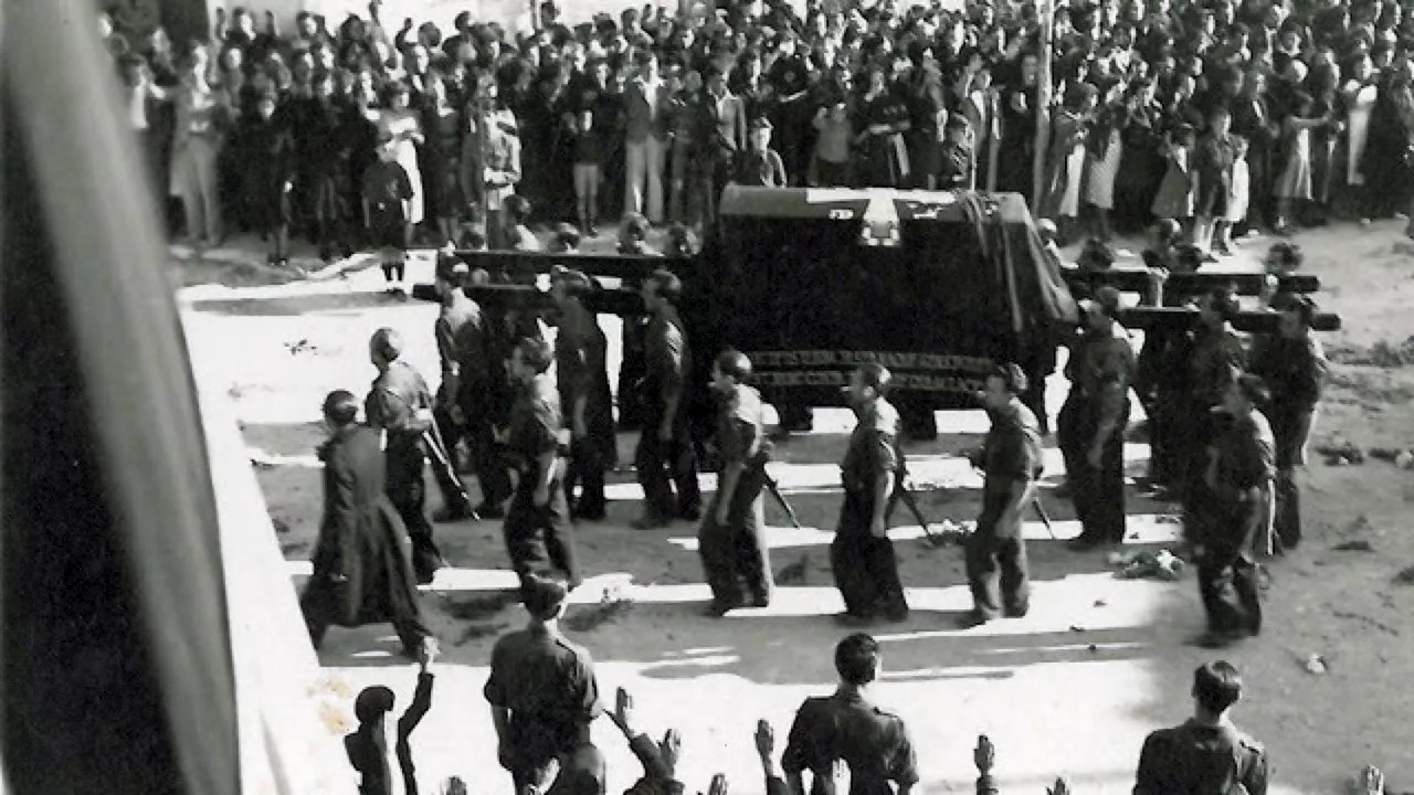 Paco Cerdà: 'José Antonio Primo de Rivera era la antítesis de Franco, pero muerto le fue muy útil'