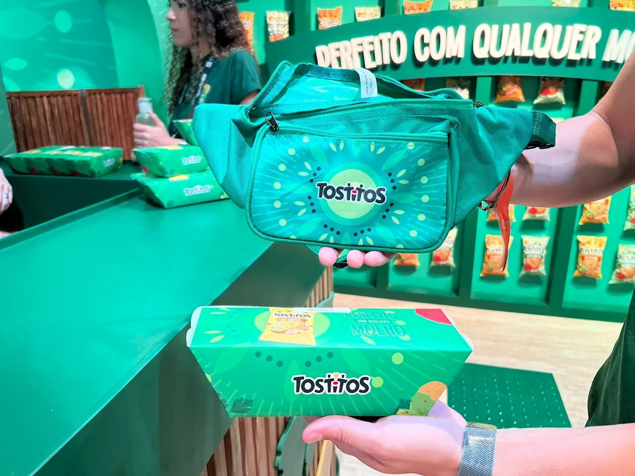 Pochete, chope e biscoito: veja quais brindes estão sendo distribuídos no Rock in Rio