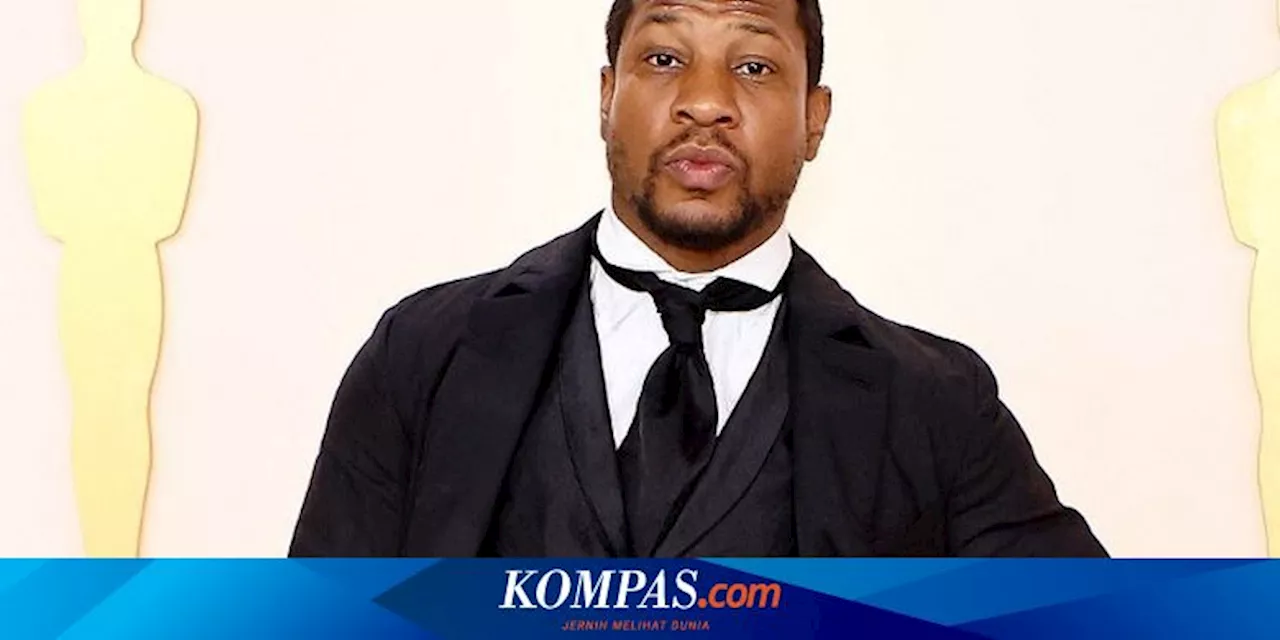 Jonathan Majors Jual Tanda Tangan di Acara Famous Monsters Fest