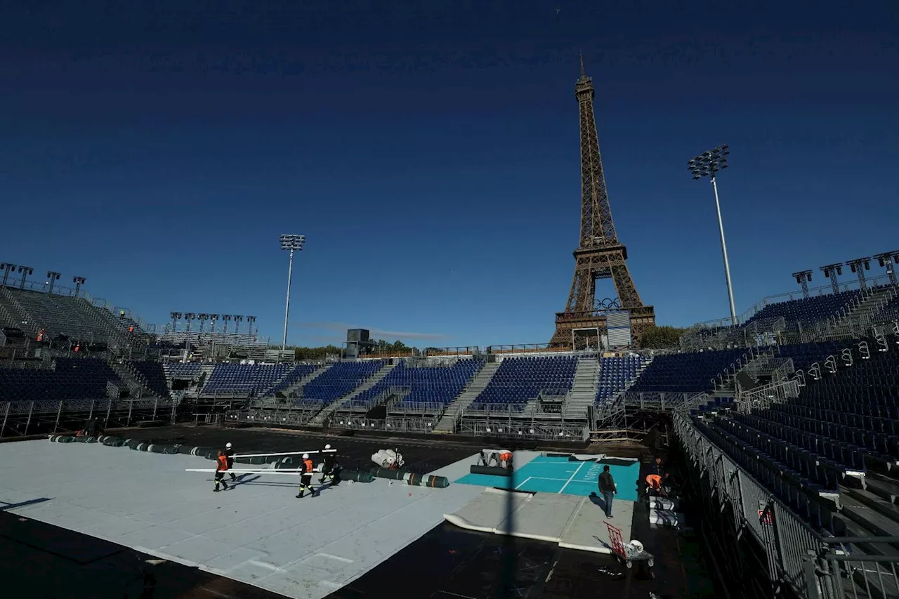 JO: au pied de la tour Eiffel, comment faire disparaître un stade en huit semaines