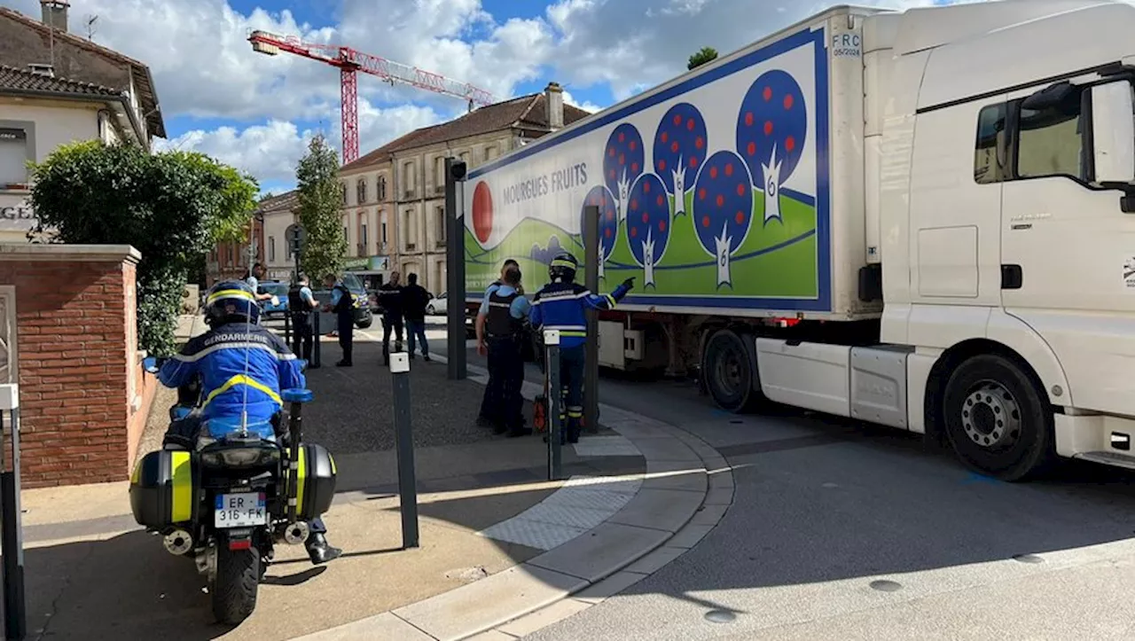Fauchée par un poids lourd, une piétonne en béquilles a les jambes arrachées