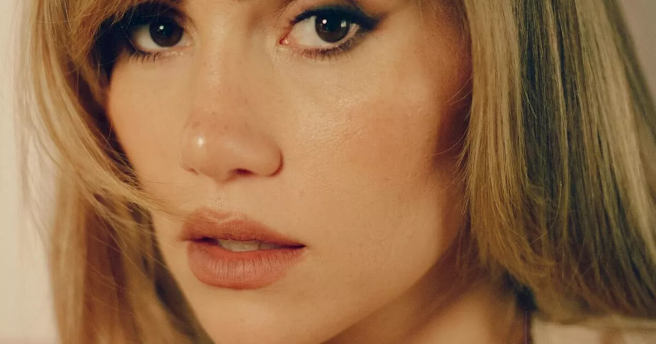 With ‘Memoir of a Sparklemuffin,’ Suki Waterhouse sparkles and shines