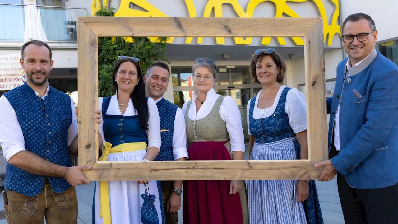 Enzesfeld-Lindabrunn feierte den Dirndlgwand-Sonntag live auf Radio NÖ