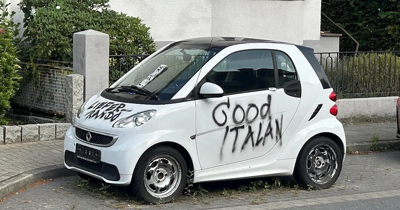 Vandalismus in Bielefeld: Beschmierter Lieferwagen macht Anwohner ratlos