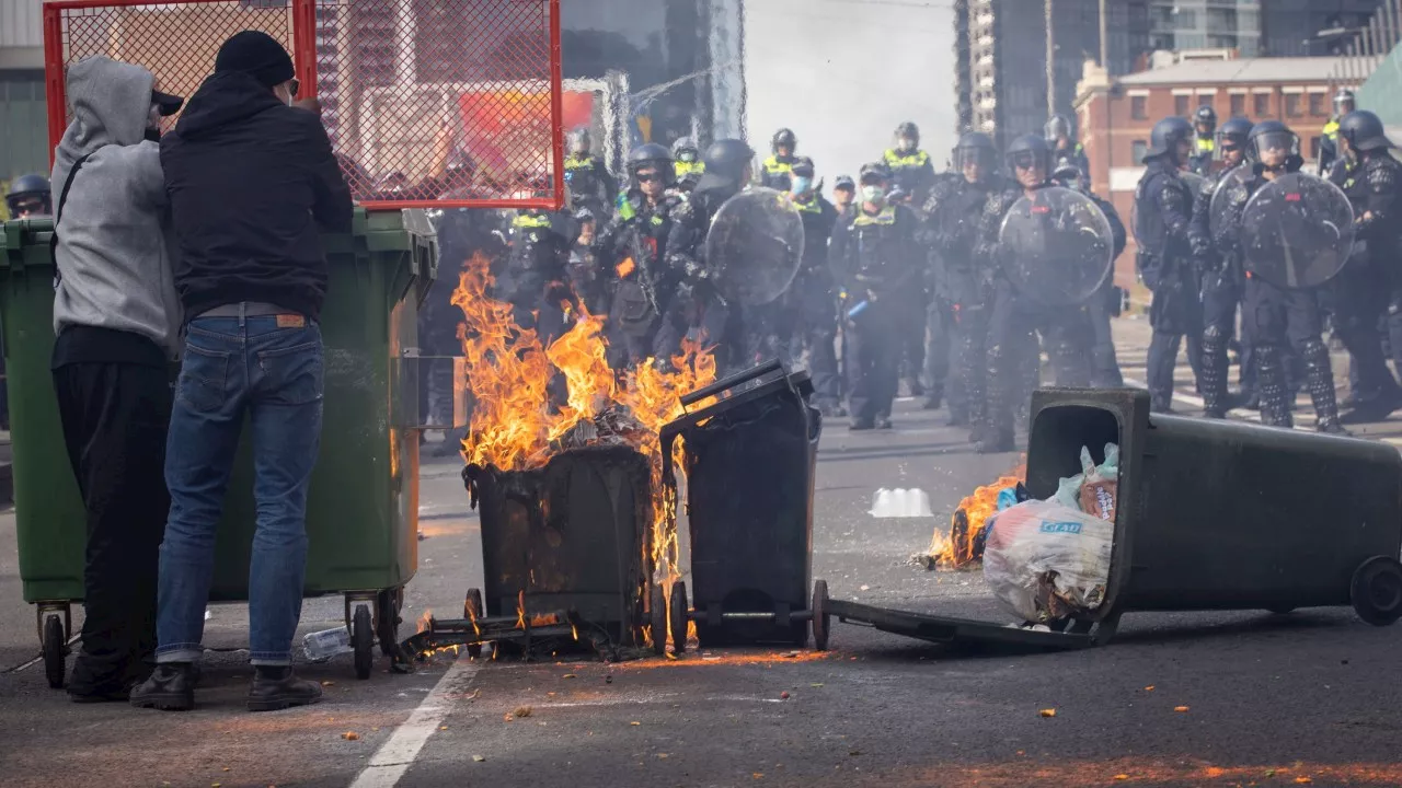 Allan govt keen for Land Forces expo to remain in Melbourne despite violent protests