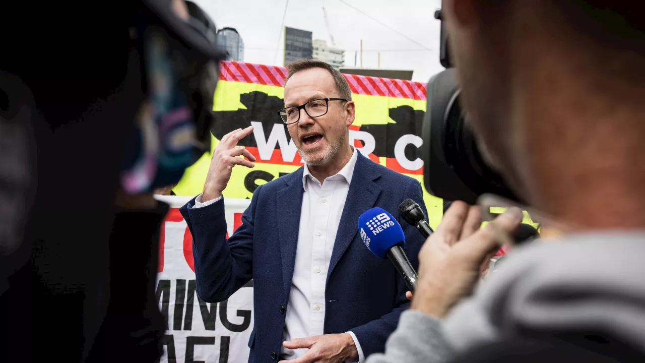 Greens Senator angers police union, Albanese govt after ‘excessive force’ claims at protest