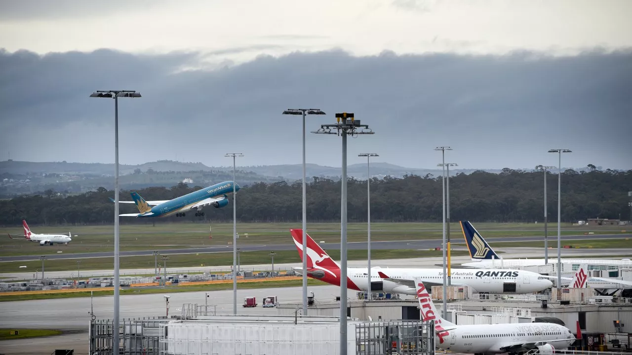 Melbourne Airport’s third runway approved with conditions after noise concerns