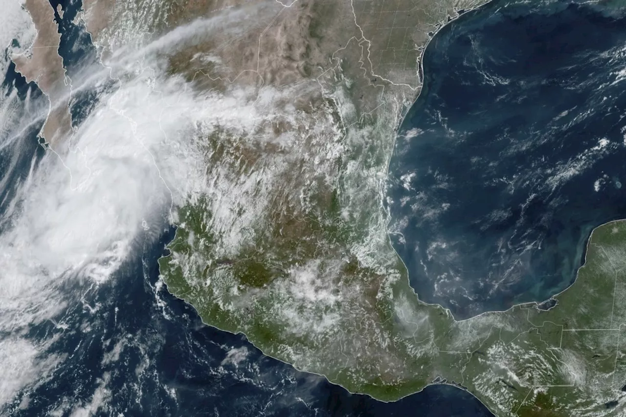 Tropical Storm Ileana heads toward Los Cabos resorts bringing heavy rains