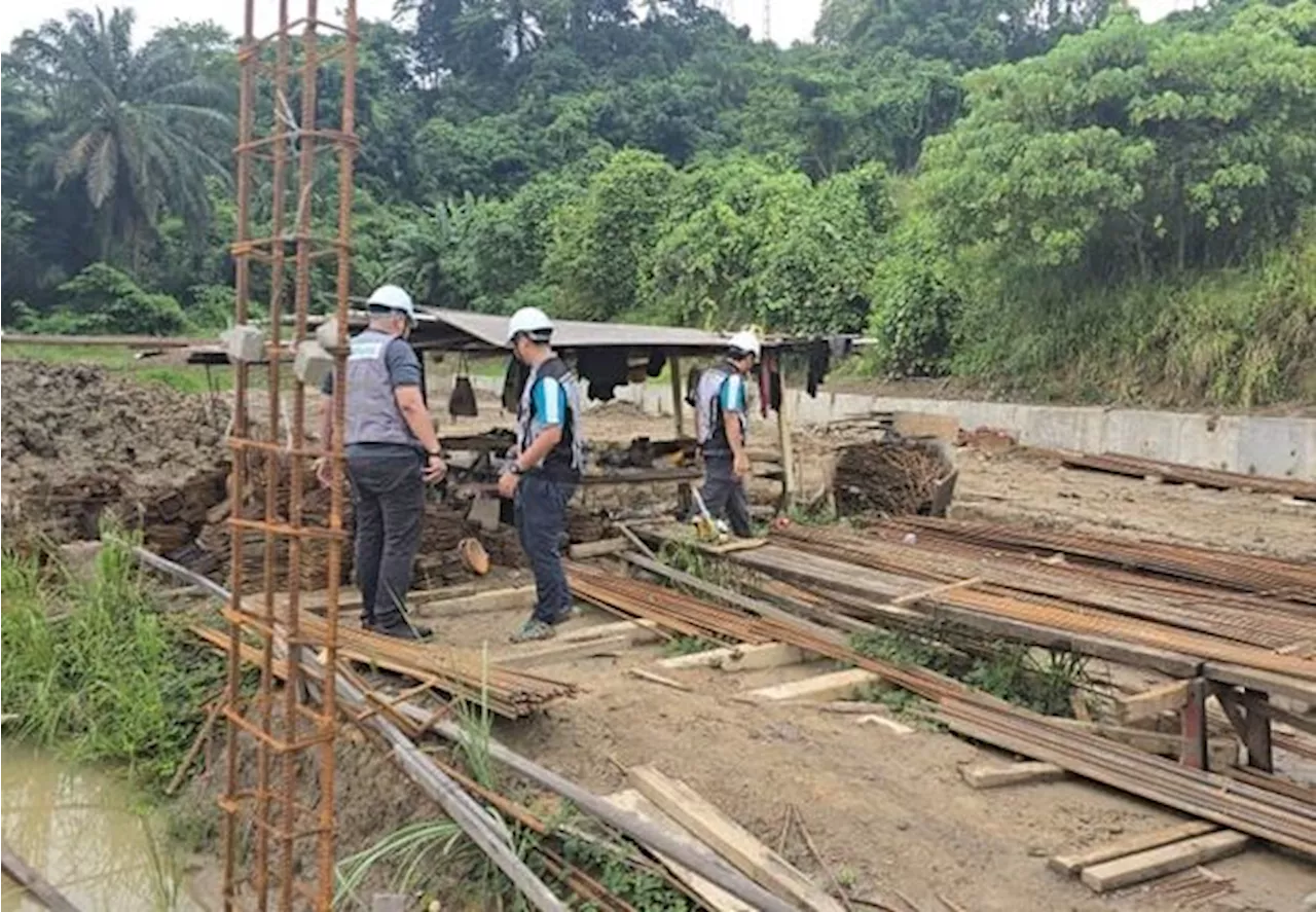 Building code violations found during construction site spot checks in Sandakan