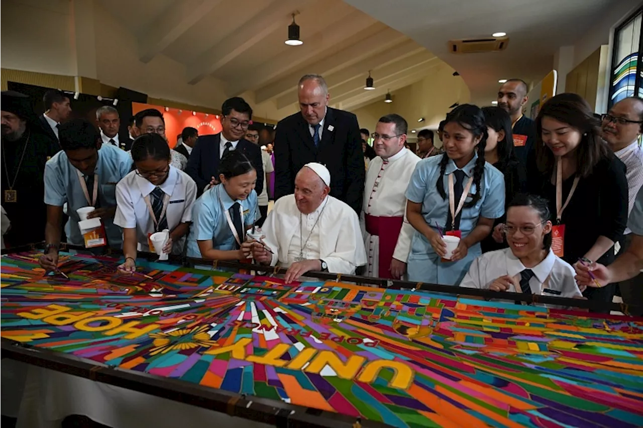 Pope Francis Urges Young People To Be Courageous Critics And Build Bridges In Inter-Religious Dialogue